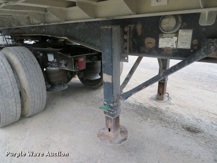 image for item DE8219 1997 East end dump trailer