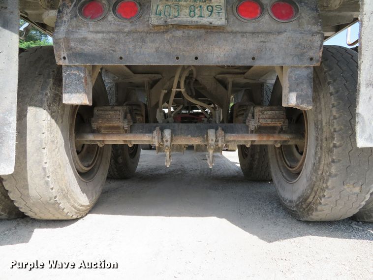 image for item DE8219 1997 East end dump trailer