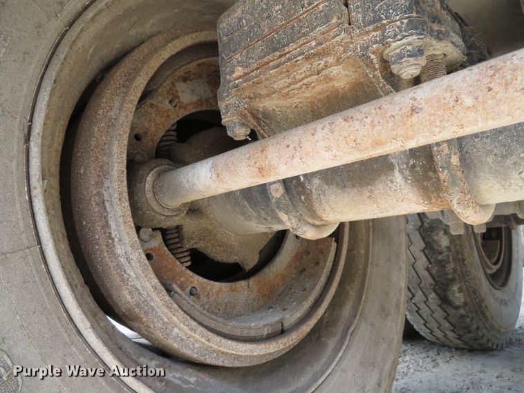 image for item DE8219 1997 East end dump trailer