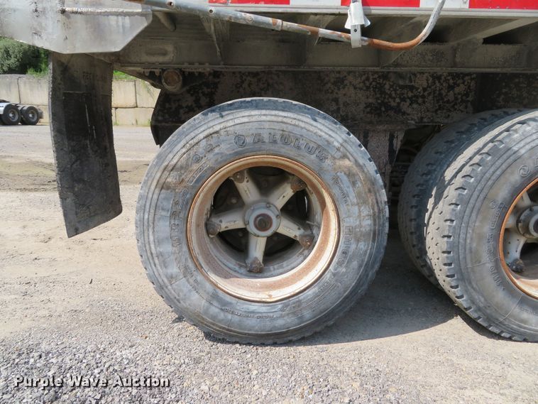 image for item DE8219 1997 East end dump trailer