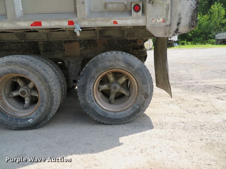 image for item DE8219 1997 East end dump trailer