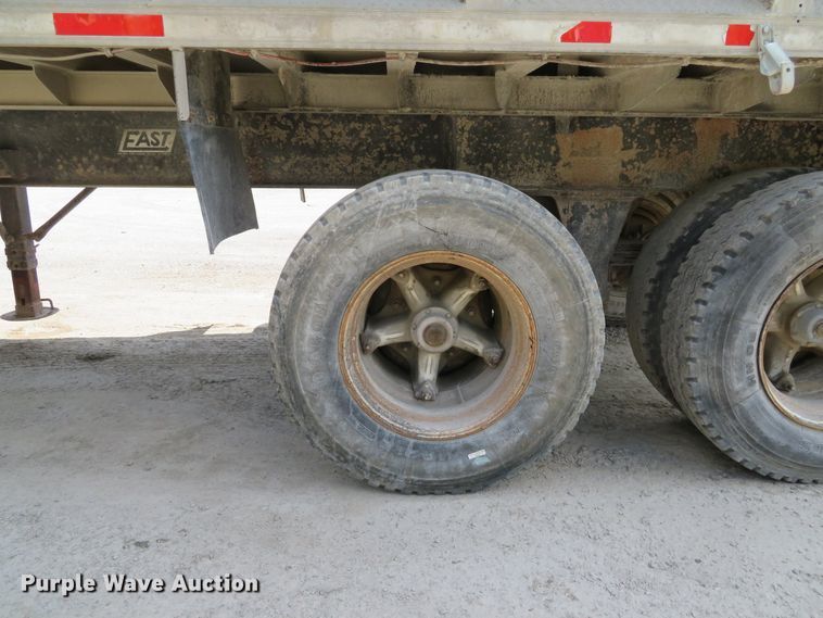 image for item DE8219 1997 East end dump trailer