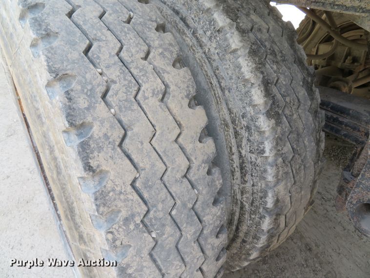 image for item DE8219 1997 East end dump trailer