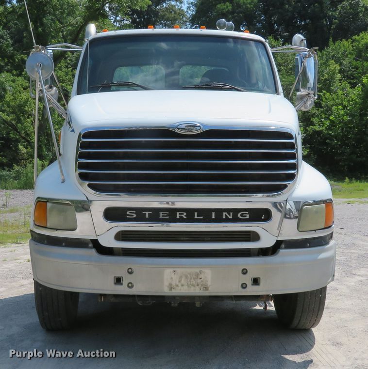 image for item DE8220 2004 Sterling A-Line semi truck