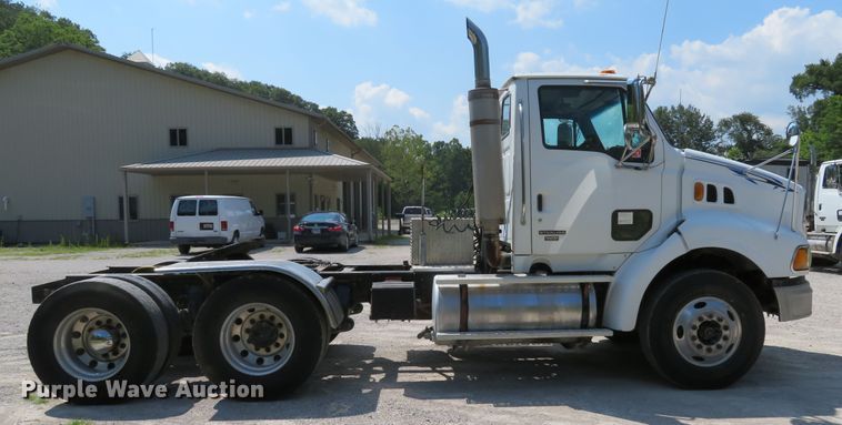 image for item DE8220 2004 Sterling A-Line semi truck