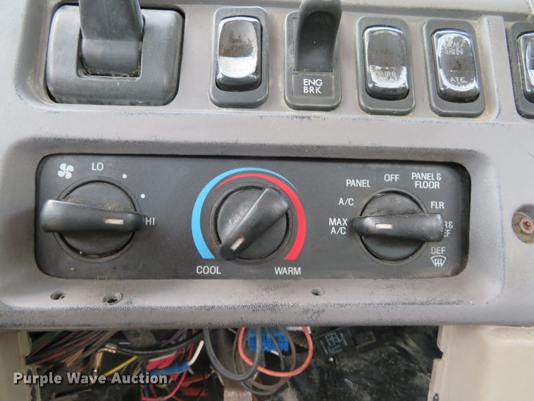 image for item DE8220 2004 Sterling A-Line semi truck