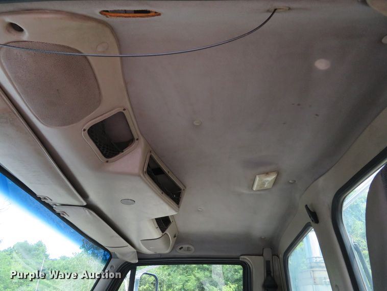 image for item DE8220 2004 Sterling A-Line semi truck