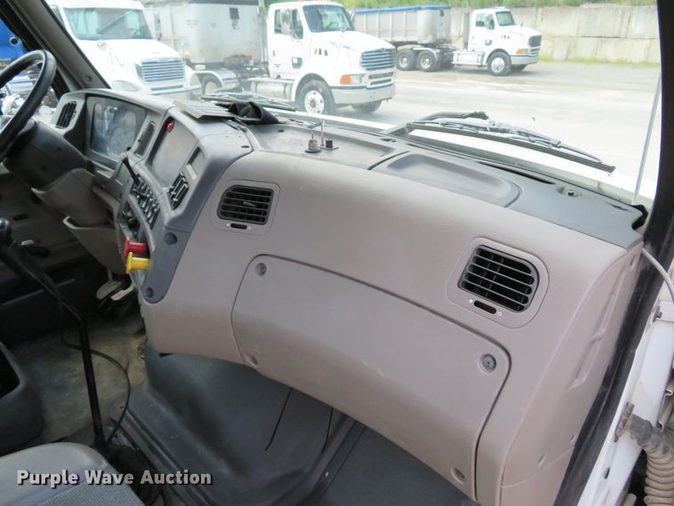 image for item DE8220 2004 Sterling A-Line semi truck