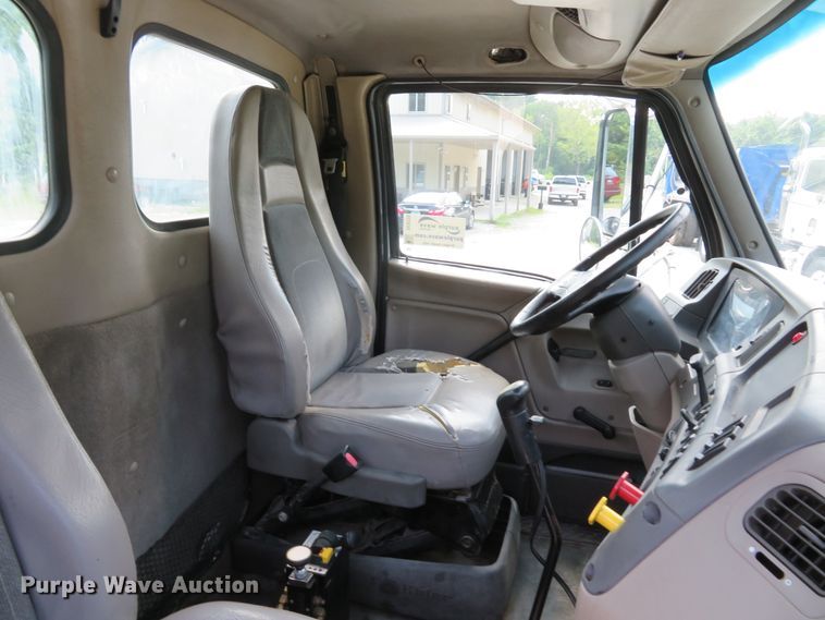 image for item DE8220 2004 Sterling A-Line semi truck