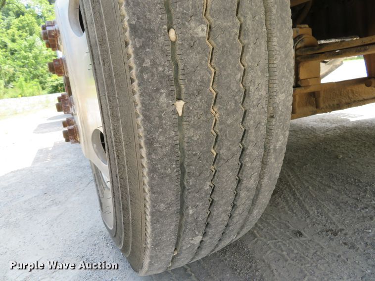 image for item DE8220 2004 Sterling A-Line semi truck