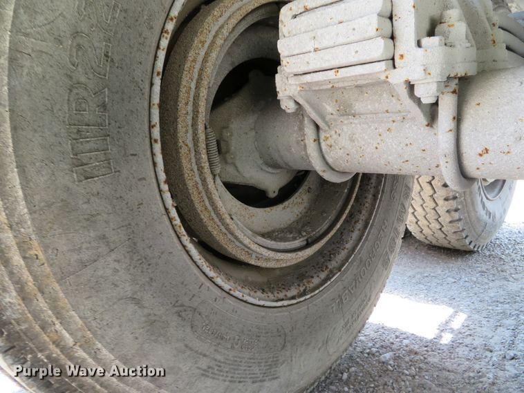 image for item DE8221 1997 East end dump trailer