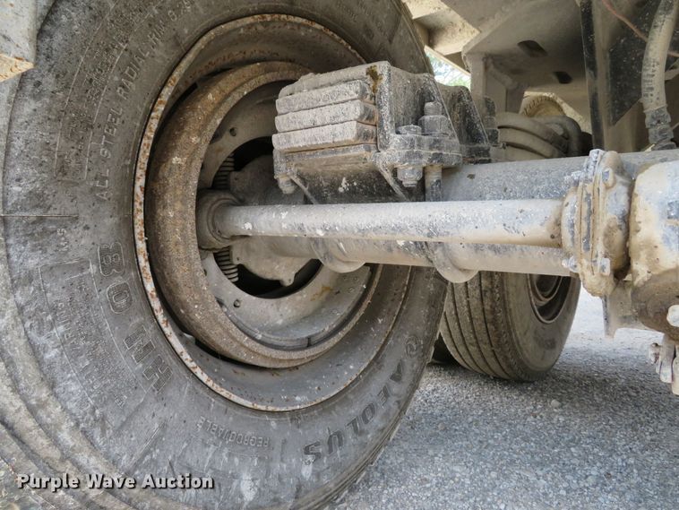 image for item DE8221 1997 East end dump trailer