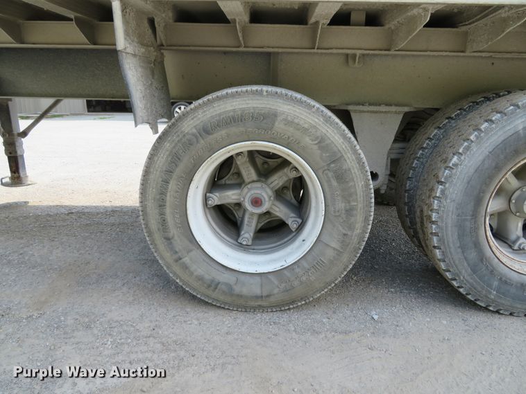 image for item DE8221 1997 East end dump trailer