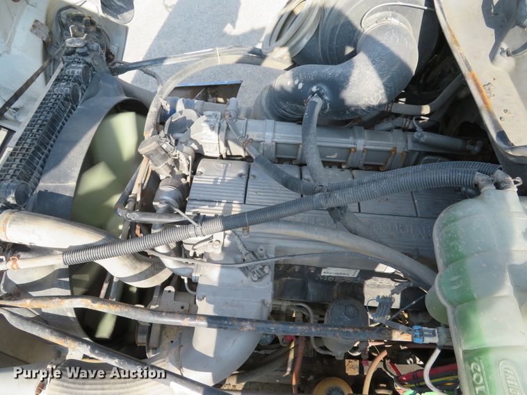 image for item DE8222 2006 Freightliner Columbia semi truck