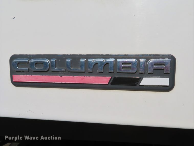 image for item DE8222 2006 Freightliner Columbia semi truck
