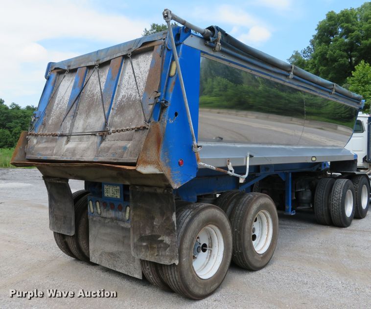 image for item DE8223 2010 Coras Predator end dump trailer
