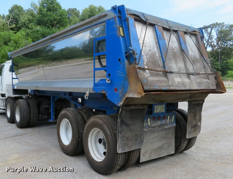 image for item DE8223 2010 Coras Predator end dump trailer