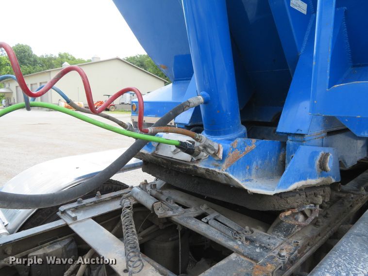 image for item DE8223 2010 Coras Predator end dump trailer