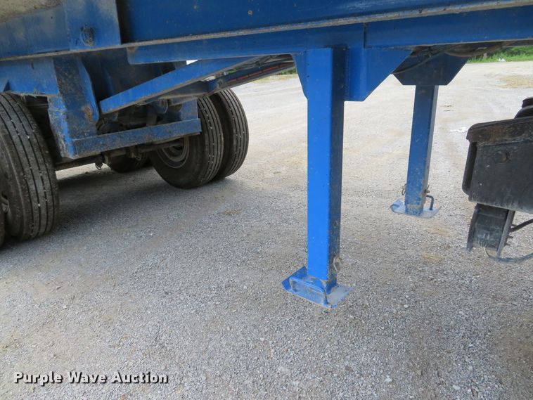 image for item DE8223 2010 Coras Predator end dump trailer