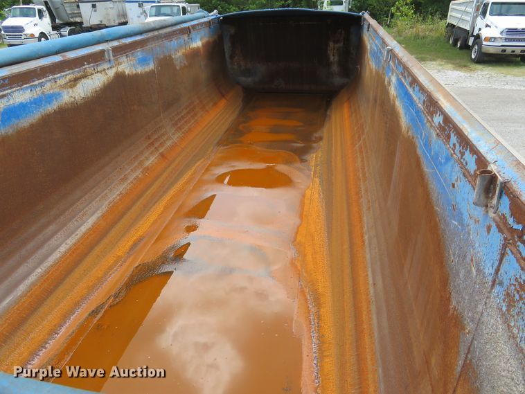 image for item DE8223 2010 Coras Predator end dump trailer