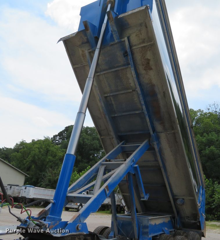 image for item DE8223 2010 Coras Predator end dump trailer