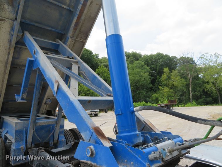 image for item DE8223 2010 Coras Predator end dump trailer