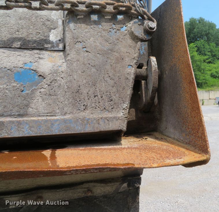 image for item DE8223 2010 Coras Predator end dump trailer