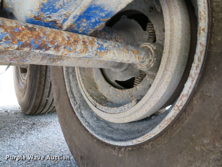 image for item DE8223 2010 Coras Predator end dump trailer