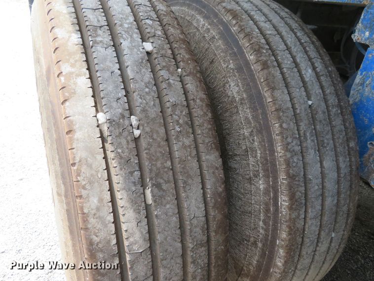 image for item DE8223 2010 Coras Predator end dump trailer