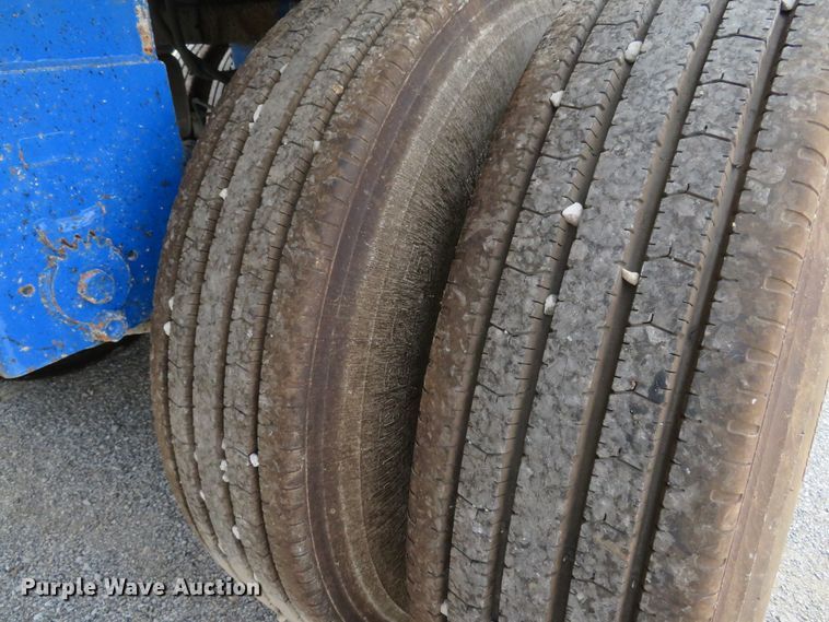 image for item DE8223 2010 Coras Predator end dump trailer