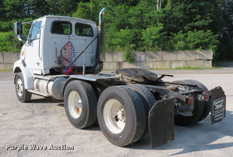 image for item DE8224 2004 Sterling A-Line semi truck