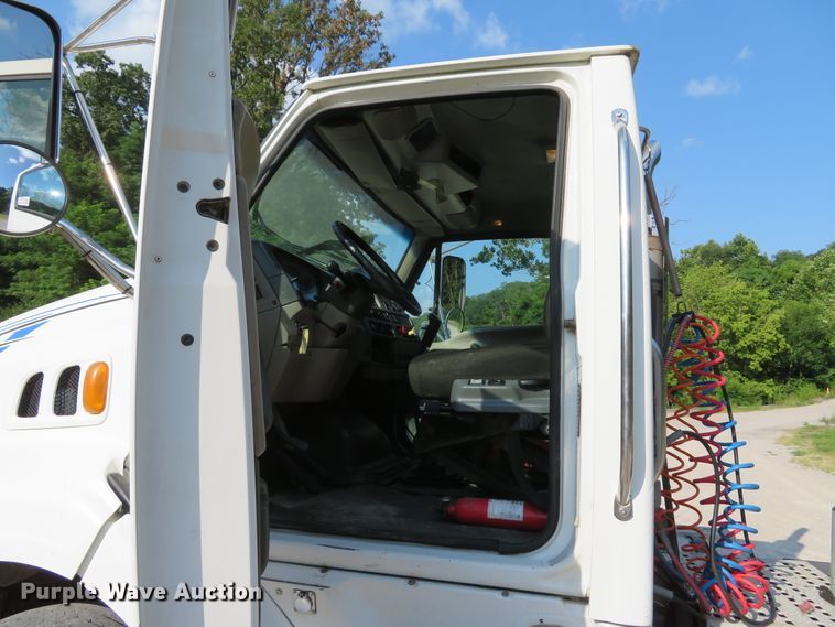 image for item DE8224 2004 Sterling A-Line semi truck