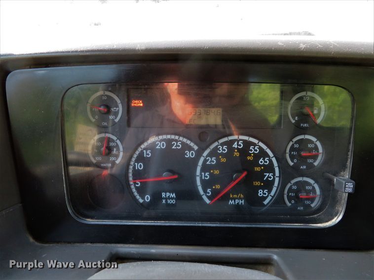 image for item DE8224 2004 Sterling A-Line semi truck