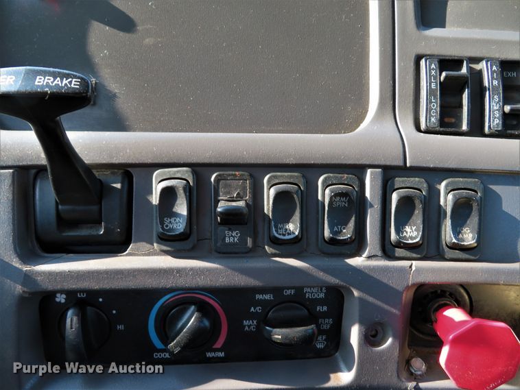 image for item DE8224 2004 Sterling A-Line semi truck