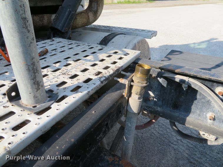 image for item DE8224 2004 Sterling A-Line semi truck