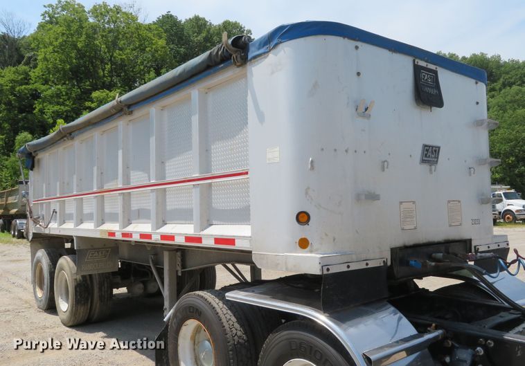 image for item DE8225 1997 East end dump trailer
