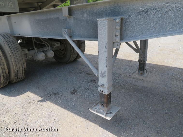 image for item DE8225 1997 East end dump trailer