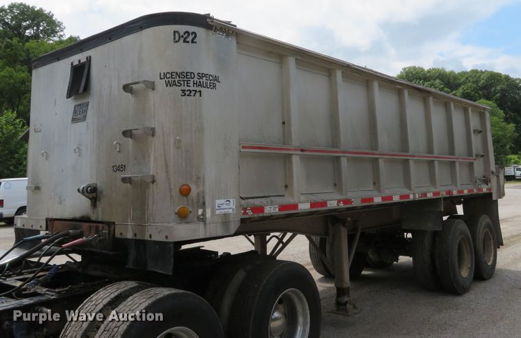 image for item DE8226 1992 East end dump trailer