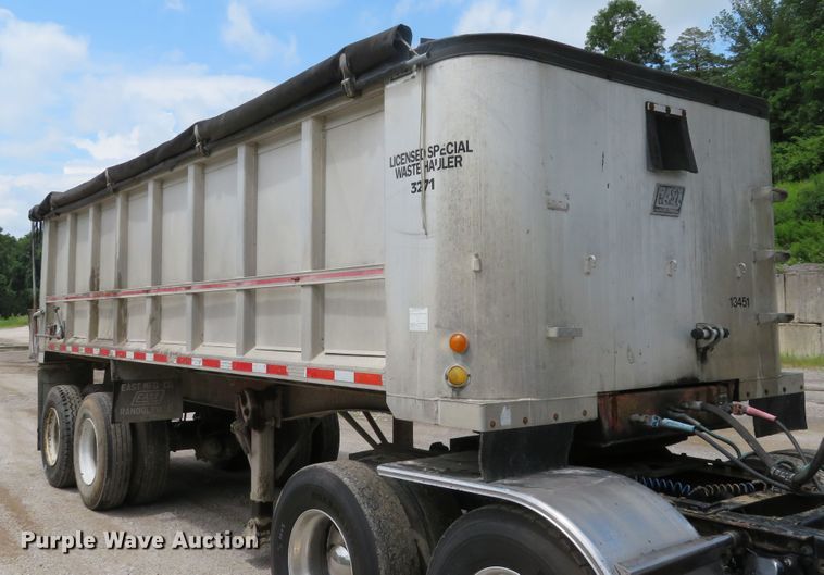 image for item DE8226 1992 East end dump trailer