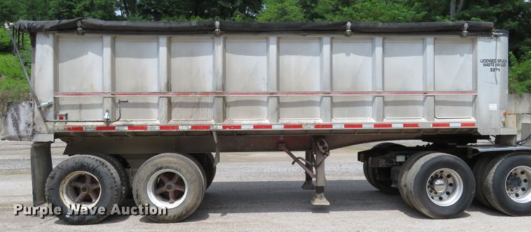 image for item DE8226 1992 East end dump trailer