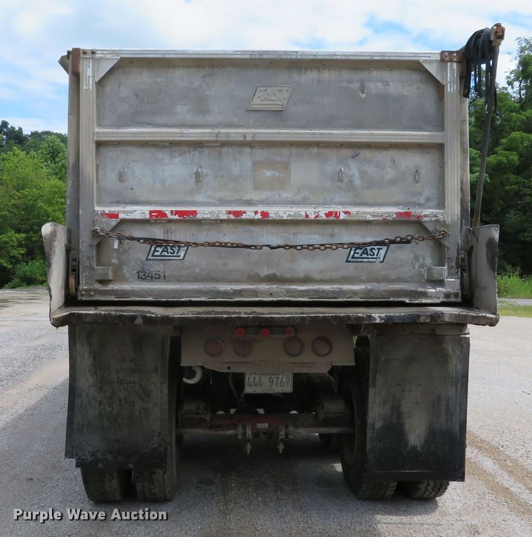 image for item DE8226 1992 East end dump trailer