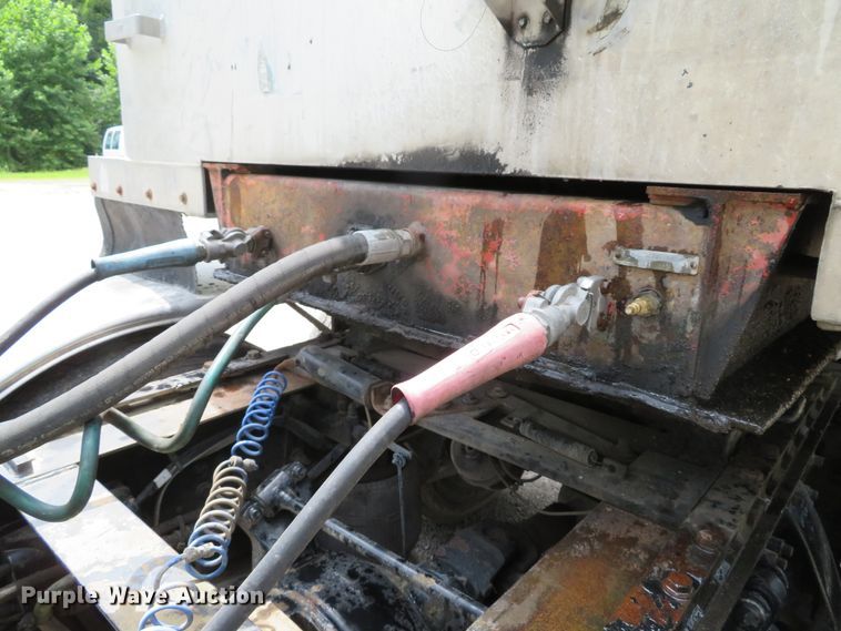 image for item DE8226 1992 East end dump trailer