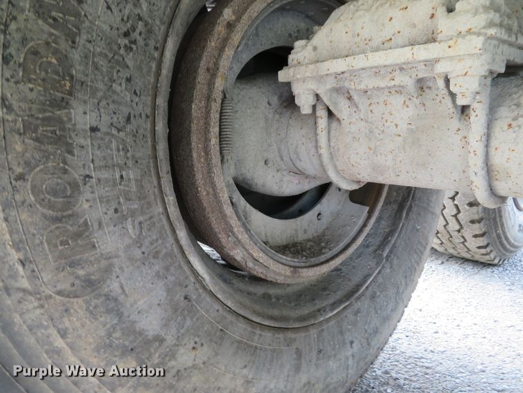 image for item DE8226 1992 East end dump trailer