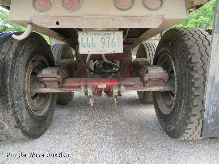 image for item DE8226 1992 East end dump trailer