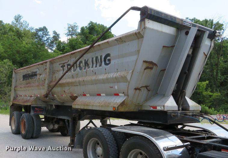 image for item DE8227 2005 Bibeaut Schien 27SD end dump trailer