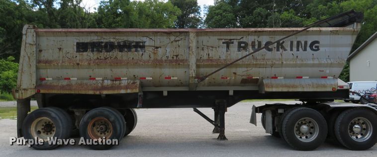 image for item DE8227 2005 Bibeaut Schien 27SD end dump trailer