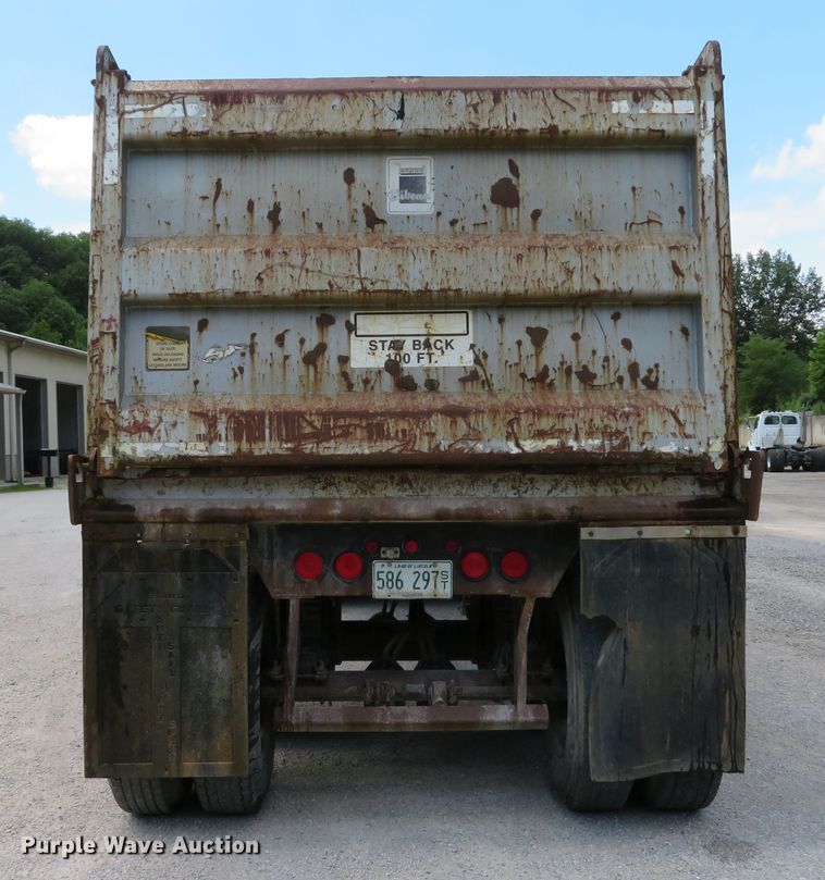 image for item DE8227 2005 Bibeaut Schien 27SD end dump trailer