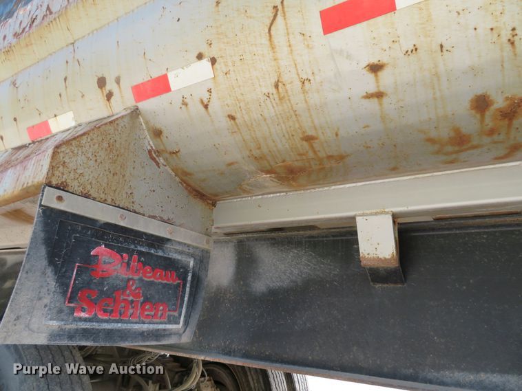 image for item DE8227 2005 Bibeaut Schien 27SD end dump trailer