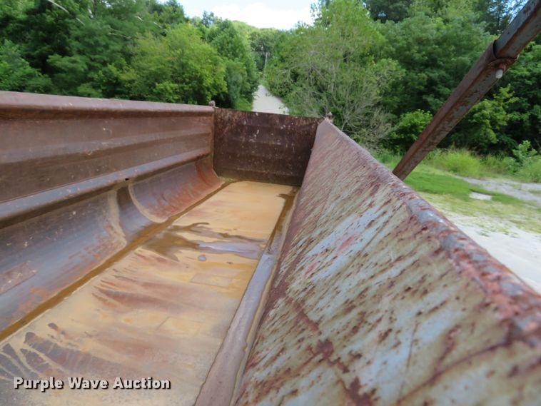 image for item DE8227 2005 Bibeaut Schien 27SD end dump trailer