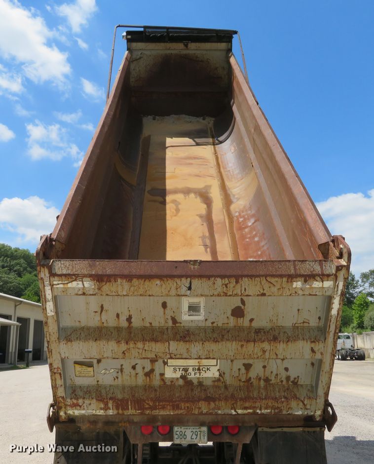 image for item DE8227 2005 Bibeaut Schien 27SD end dump trailer